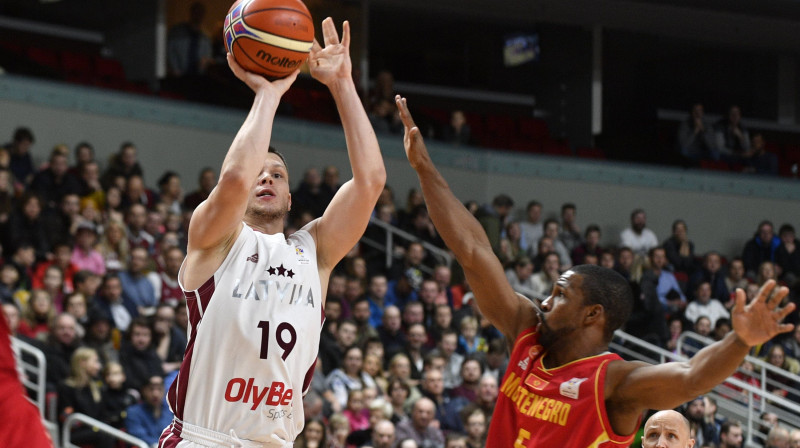 Rihards Lomažs. Foto: Romāns Kokšarovs, f64