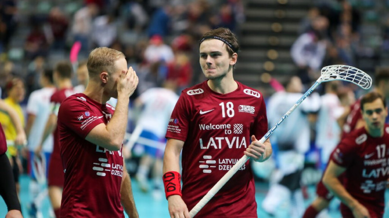 Atis Stepāns cīņā iesaistījās spēles trešajā periodā, uzreiz tiekot pie vārtu guvuma
Foto: Ritvars Raits, Floorball.lv