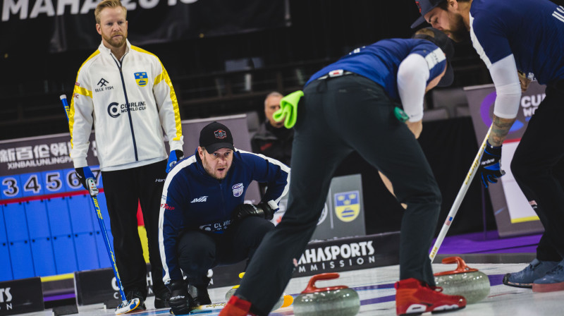 Džons Šusters (ASV) un Niklass Edins (Zviedrija)
Kērlinga pasaules kausa fināls (Omaha, ASV)
Foto: WCF / Céline Stucki