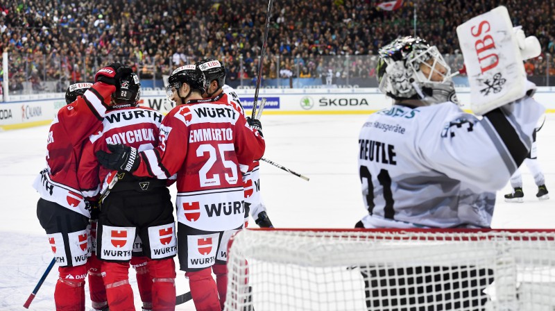 Kanādas izlase svin vārtu guvumu. Foto: EPA/Scanpix