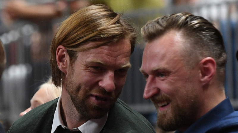 Kaspars Gorkšs un Mārtiņš Porziņģis. Foto: Romāns Kokšarovs, f64