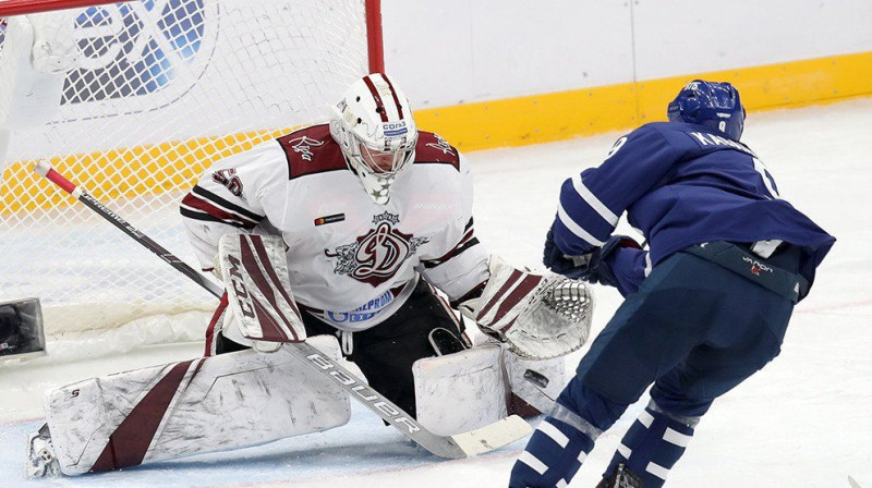 Kristers Gudļevskis spēlē ar Maskavas "Dynamo". Foto: dynamo.ru