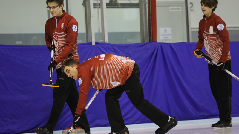 Latvijas junioru puišu kērlinga izlase
/No kreisās - Deivids Jēkabsons, Reinis Jučers, Ričards Vonda/
Foto: WCF/ Alina Pavlyuchik