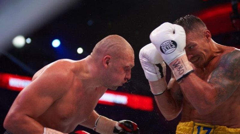 Kšištofs Glovackis cīņā pret Oleksandru Usiku. Foto: Sferis/Knockout Promotions