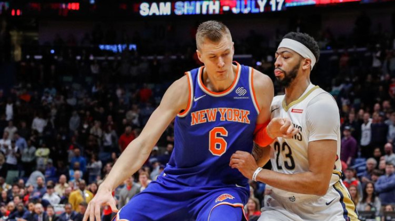 Kristaps Porziņģis un Entonijs Deiviss. Foto: USA TODAY Sports/Scanpix