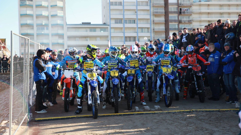 Junioru klases sacensību starts. Foto: Foto: Facebook.com/enduropaletouquetpasdecalais