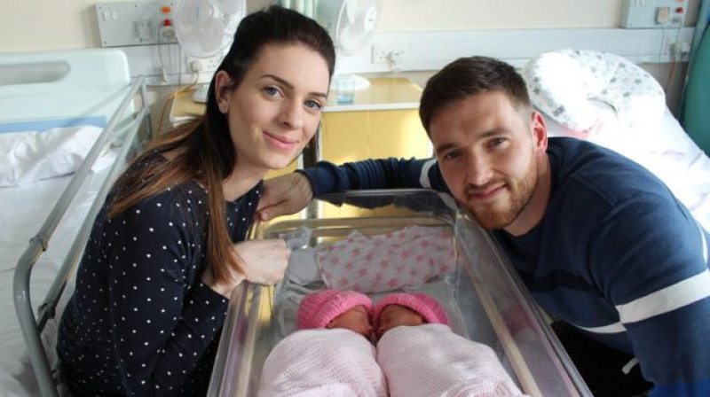 Džo Dejs ar ģimeni. Foto: Aneurin Bevan University Health Board