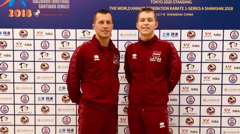 Ruslans Sadikovs (no kreisās) un Dens Sadikovs