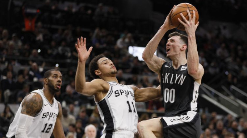 Rodions Kurucs spēlē pret "Spurs". Foto: USA Today Sports/Scanpix