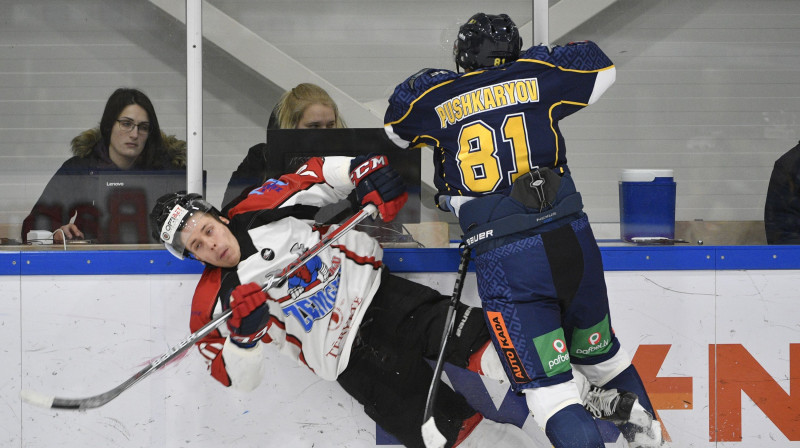 Māris Miezis un Konstantīns Puškarjovs. Foto: Romāns Kokšarovs, f64