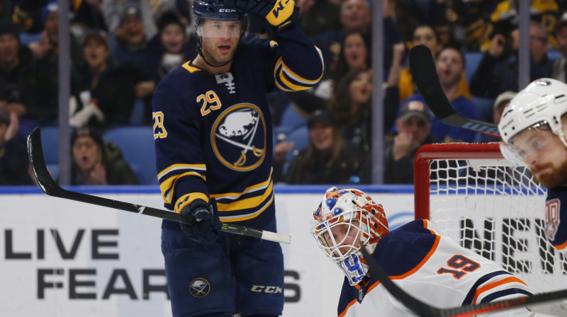 Bufalo "Sabres" uzbrucējs Džeisons Pominvils. Foto: Jeffrey T. Barnes/AP/Scanpix