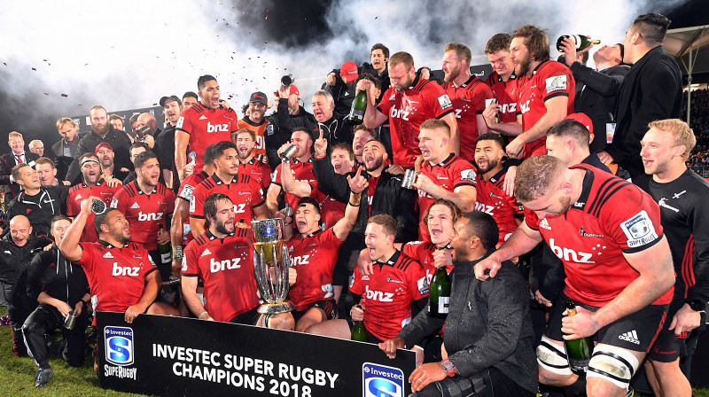 Kraistčērčas "Crusaders" svinot uzvaru 2018. gada sezonas finālā
Foto: Reuters/Scanpix