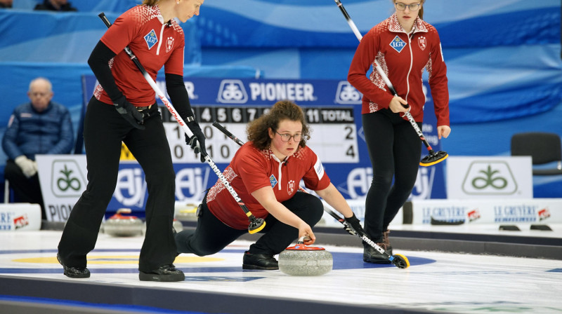 Latvijas sieviešu kērlinga izlase. Foto: Curlingzone/Jesse Wachter