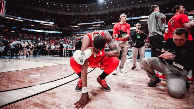 "Texas Tech" spēlētājs pēc iekļūšanas "Četru finālā". Foto: Texas Tech