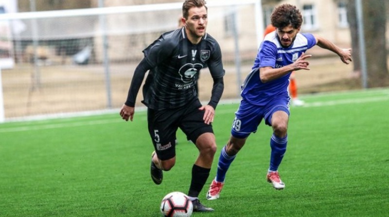 Krišs Kārkliņš valmieriešu pirmajā spēlē pret "Daugavpili". Foto: Jānis Līgats.