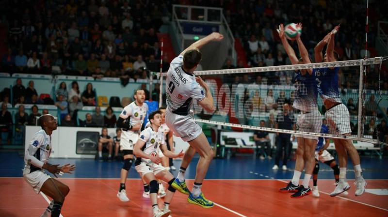 Egleskalns uzbrukumā
Foto: "Tours VB"