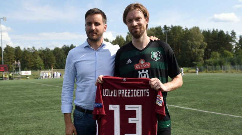 Edgars Pukinsks un Kaspars Gorkšs. Foto: Romāns Kokšarovs/F64