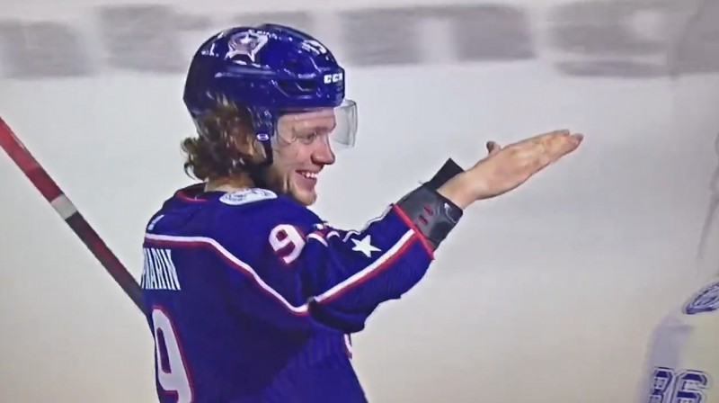 Artēmijs Panarins. Foto: FOX Sports / NHL
