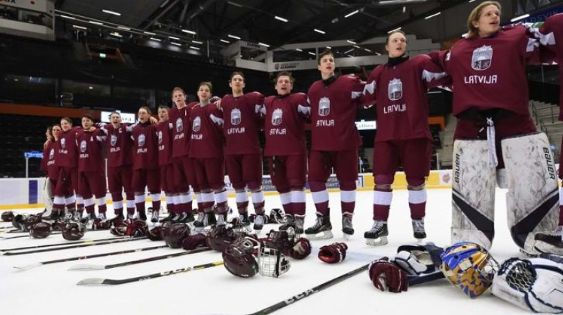 U18 hokeja izlase pēc ceturtdaļfināla sasniegšanas. Foto: IIHF