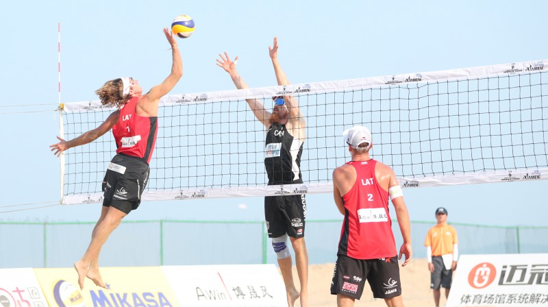 Aleksandrs Samoilovs un Jānis Šmēdiņš. Foto: FIVB