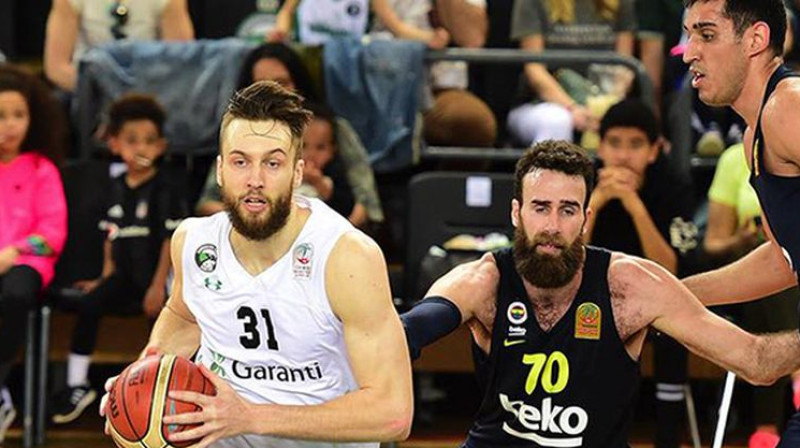 Žanis Peiners pret "Fenerbahce". Foto: Bsl.org.tr