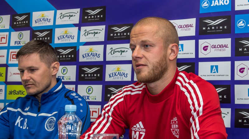 Kristaps Blanks un Mareks Zuntners. Foto: Zigismunds Zālmanis, rigafc.lv