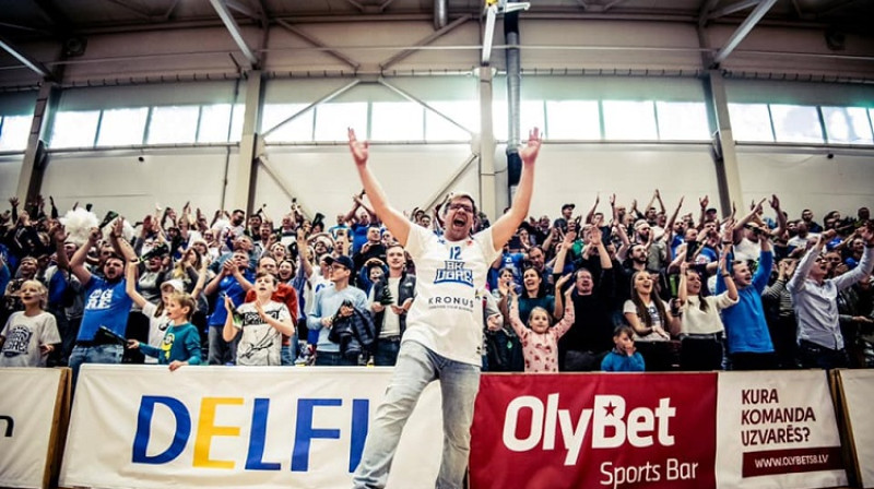 Ilmārs Čerbikovs un BK "Ogre" 2019. gada 4. maijā: pirmā medaļa LBL pirmajā divīzijā. Foto: Renārs Koris