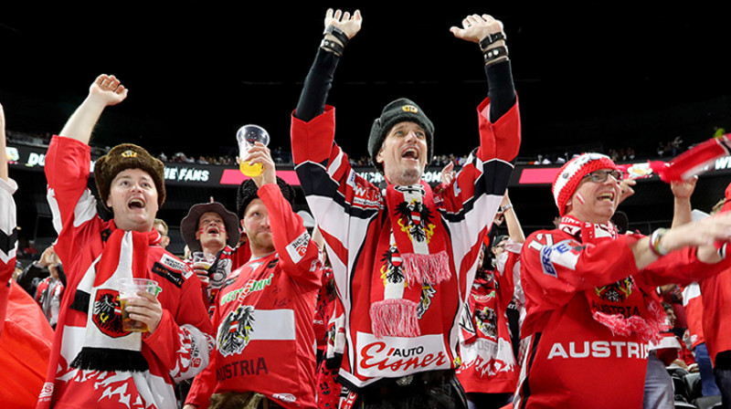 Austrijas fani padodas Balcera priekšā. Foto: TASS/Scanpix