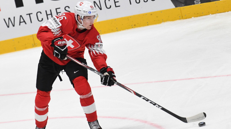 Jannis Mozers spēlē pret Austriju. Foto: Sputnik/Scanpix