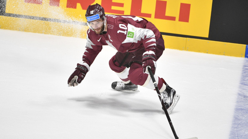 Rīgas "Dinamo" un Latvijas izlases kapteinis Lauris Dārziņš. Foto: Romāns Kokšarovs, f64