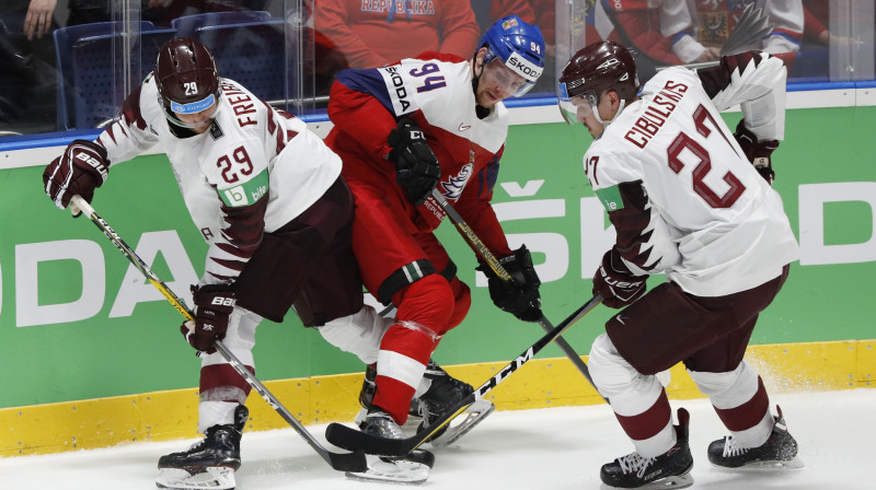 Ralfs Freibergs, Radeks Faksa un Oskars Cibuļskis. Foto: Reuters/Scanpix