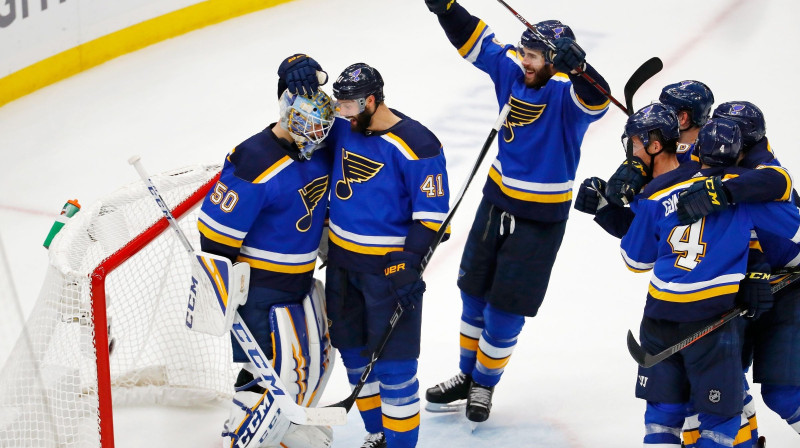 Sentluisas "Blues" hokejisti svin uzvaru Rietumu konferences finālā Foto:USA Today/Scanpix