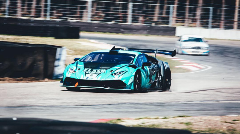 Artūra Batraka "Lamborghini". Foto: Māris Stiprais, Facebook.com/Stiprsfoto