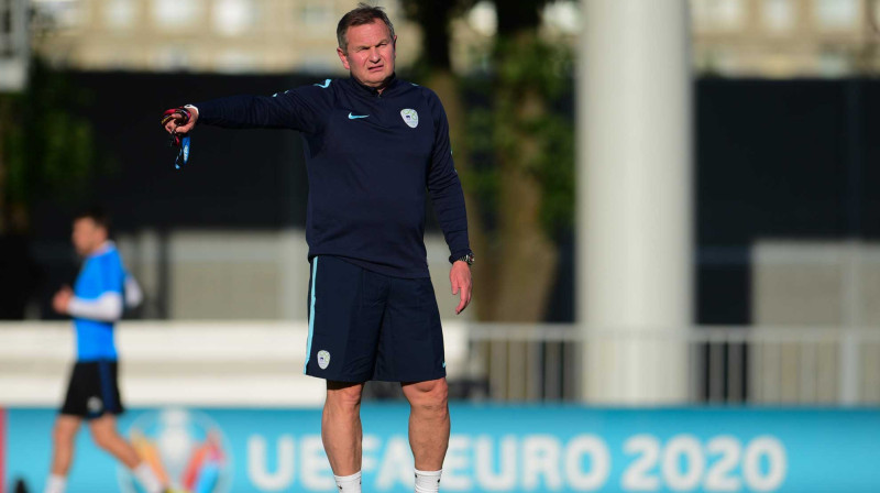 Slovēnijas izlases treneris Matjažs Keks pirms spēles Rīgā / Foto: Slovēnijas Futbola federācija