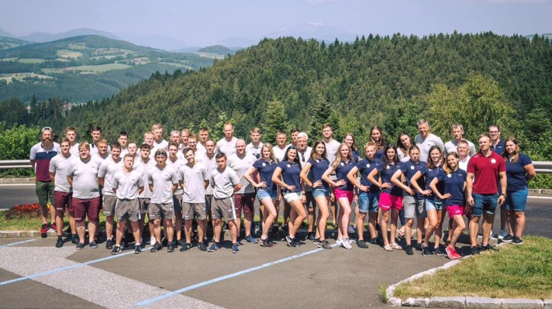 Latvijas vīriešu, sieviešu un U18 regbija-7 izlases pirms Eiropas čempionāta. Foto: Zigismunds Zālmanis (LRF)