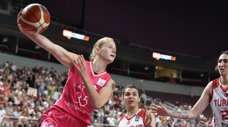 Kate Krēsliņa. Foto: Romāns Kokšarovs, f64