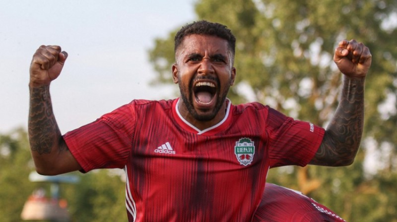 Amansiu Fortešs debijā guva vārtus Liepājas labā pret bijušo komandu "Ventspili". Foto: Mārtiņš Sīlis.