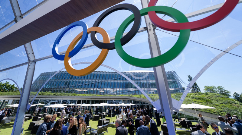 Delegāti SOK Sesijā gatavojas balsojumam par 2026. gada ziemas olimpisko spēļu rīkošanu. Foto: zumapress.com/Scanpix