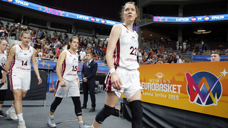 Latvijas sieviešu basketbola izlases spēlētājas. Foto: Oksana Džadana/f64