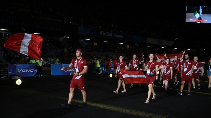 Latvijas delegācija Universiādes atklāšanas ceremonijā. Foto: Latvijas Augstskolu sporta savienība