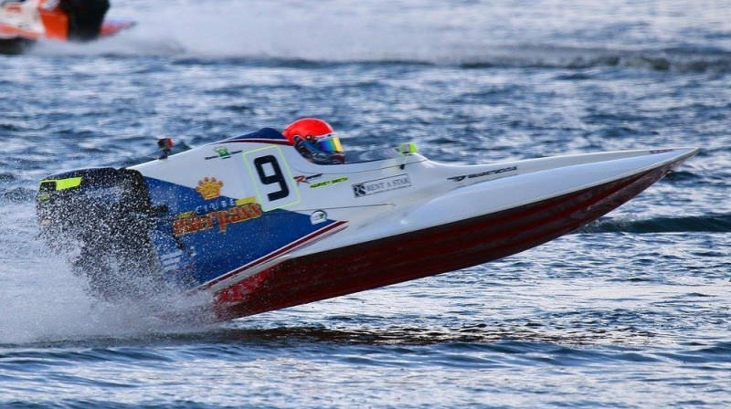 GT15 klases laiva. Foto: powerboatracingworld.com