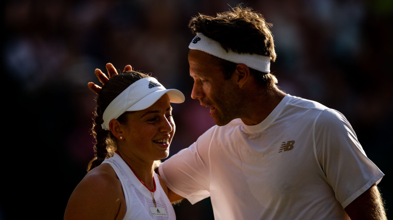 Aļona Ostapenko un Roberts Lindsteds. Foto: PA Wire/Scanpix