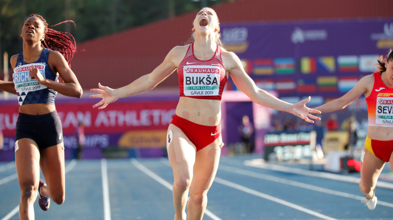 Sindija Bukša priecājas par triumfu Eiropas U23 čempionātā. Foto: Reuters/Scanpix