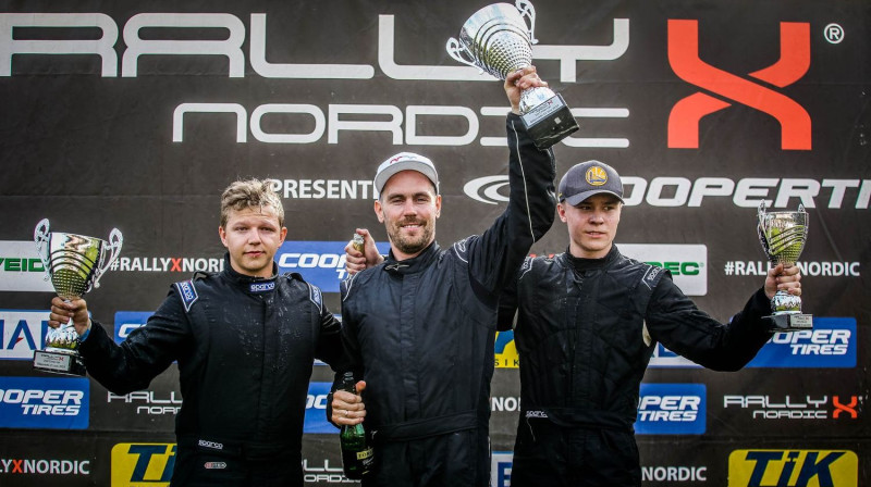Ronalds Baldiņš vidū. Foto: RallyX Nordic