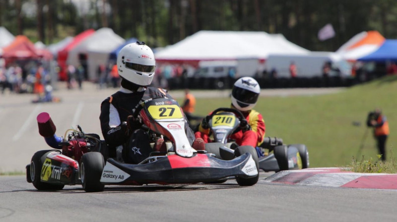 Foto: LMT Autosporta akadēmijas Skolu kartinga kauss