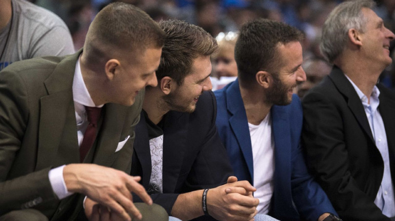 Kristaps Porziņģis, Luka Dončičs un Džeidžei Barea. Foto: Reuters / Scanpix