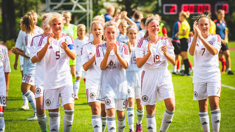 Latvijas U15 meiteņu izlase pēc uzvaras pār Lietuvu / Foto: Nora Krevņeva-Baibakova
