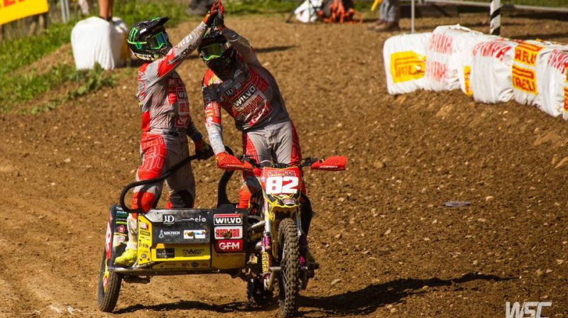Etjēns Bakss un Kaspars Stupelis. Foto: www.fimsidecarcross.com