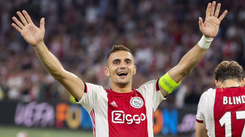 Amsterdamas "Ajax" futbolists Dušans Tadičs priecājas pēc iekļūšanas UEFA Čempionu līgas grupu turnīrā. Foto: imago images / Pro Shots / Scanpix