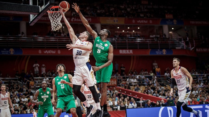 Mihails Kulagins cīņā ar Ekpi Judo. Foto: FIBA